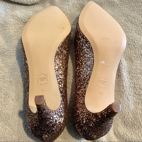 Talbots Gold Pointy Toe, Sparkly Heels, Size 7 - Picture 3 of 5